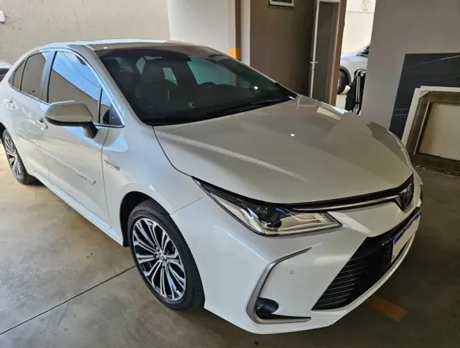 Toyota Corolla Altis Prem. Hybrid 1.8 Flex AUT 2023