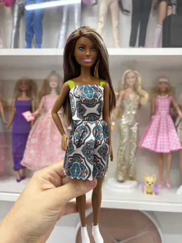 Barbie morena nova (rara)