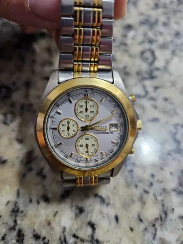Relógio Citizen Quartz Chronograph Clássico (movimento calibre 0510) 