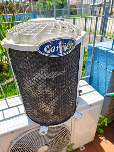 Ar condicionado 12000 BTUs quente e frio Carrier 220v