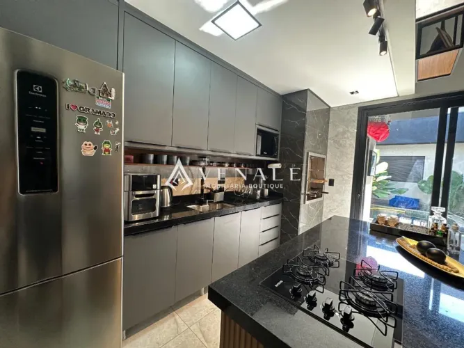 Casa à venda em Maringá, Zona 31, com 3 suítes, com 142 m²