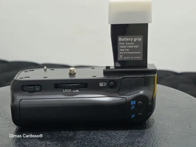 Grip canon t6i novo