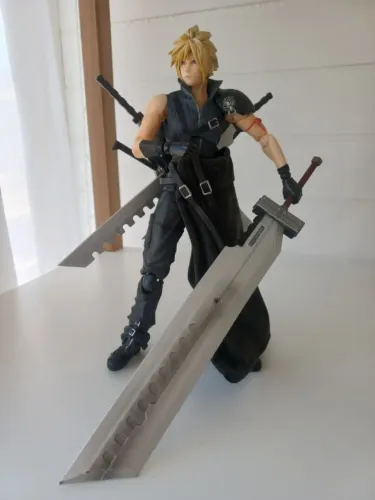 Figure Cloud: Final Fantasy Advent Children - Play Arts Kai