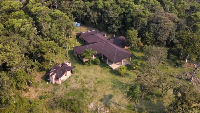Excelente área de chácara em Antonina aprox. 10.000m² Zona Urbana 2kms do centro.