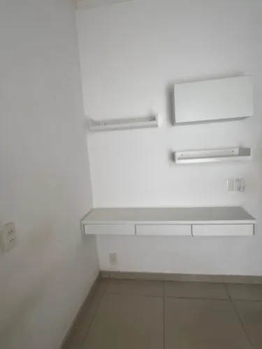 Mesa com nichos