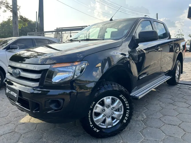 Ford Ranger XLS 2.5 16V 4X2 CD Flex 2014