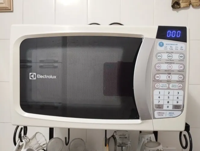 Microondas Eletrolux 20 litros