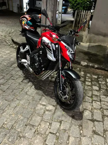 Moto bem conservada