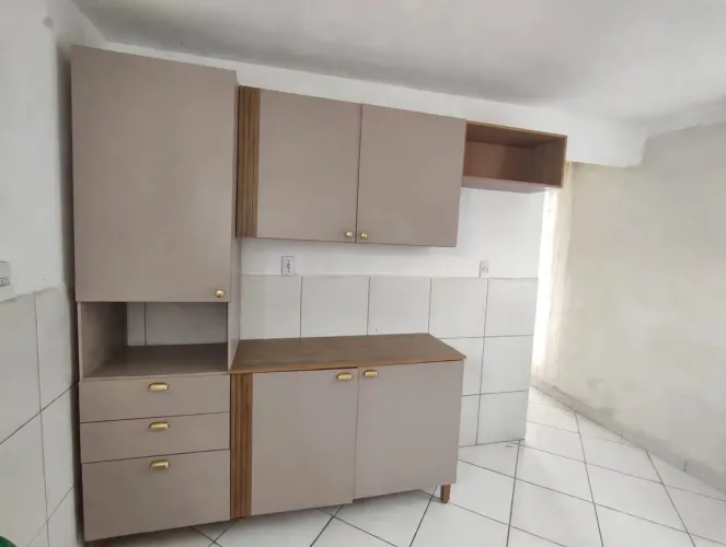 Vendo armário de Cozinha Compacta Bartira Pérola 5 Portas 251cm