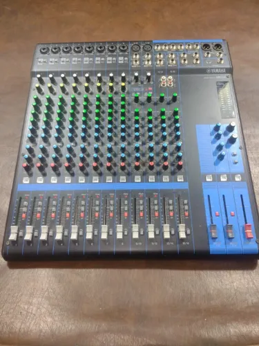 Mesa de Som Yamaha MG16 Profissional 16 Canais