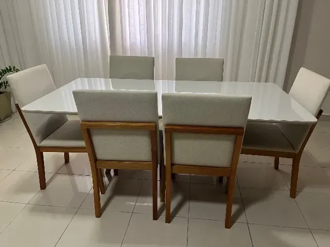 Linda mesa da jantar para 6 pessoas 
