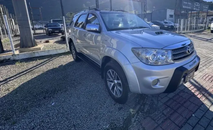 Toyota Hilux SW4 SRV D4-d 4X4 3.0 TDI Dies. AUT 2009
