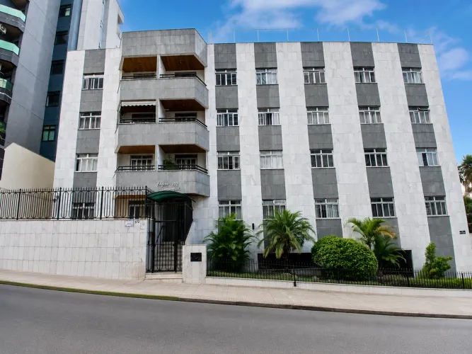 Locação - Apartamento no Granbery com 2 quartos, closet e 01 vaga de garagem