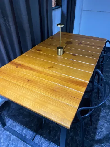 Mesa de Jantar Industrial + 2 Cadeiras Pretas