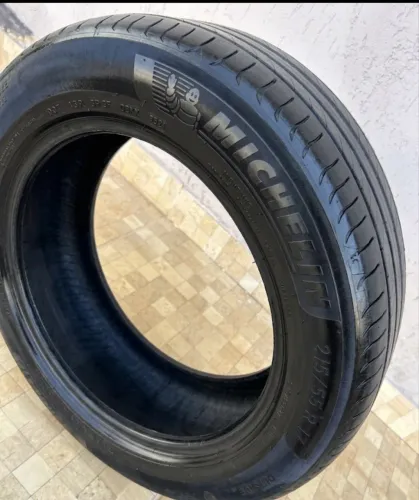 Pneu Michelin  Michelin 215/55 R17