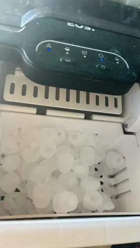 Máquina de fazer gelo