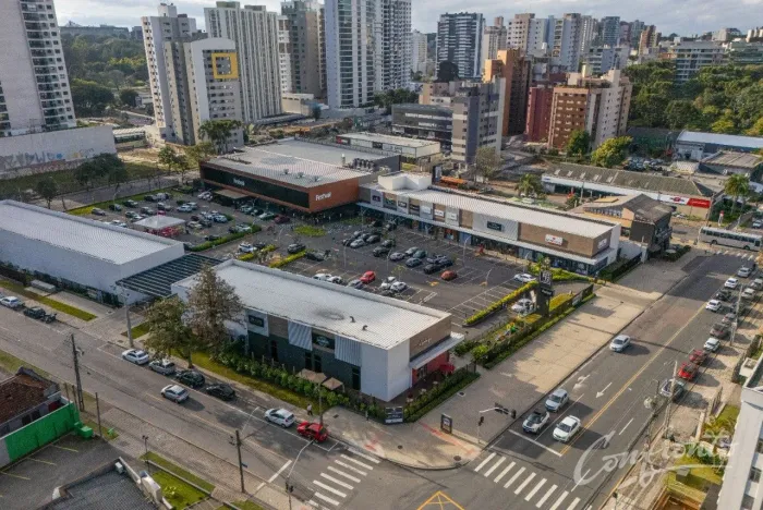 Loja Quadrata Cabral - Avenida Munhoz da Rocha (33)