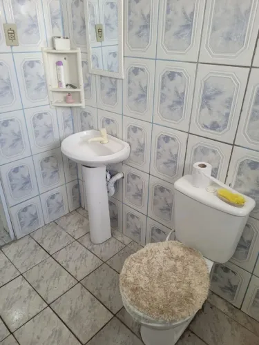 Alugo casa 2 cômodos
