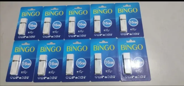 Pen-drive original otimo acabamento com Windows 10 ou 11 original.