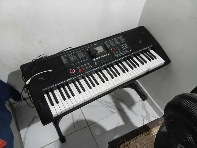 TECLADO MUSICAL MXT T5000 + SUPORTE EM PERFEITO ESTADO