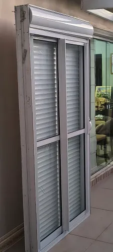 Porta Sacada de Alumínio NOVA com Persiana-1,20×2,30