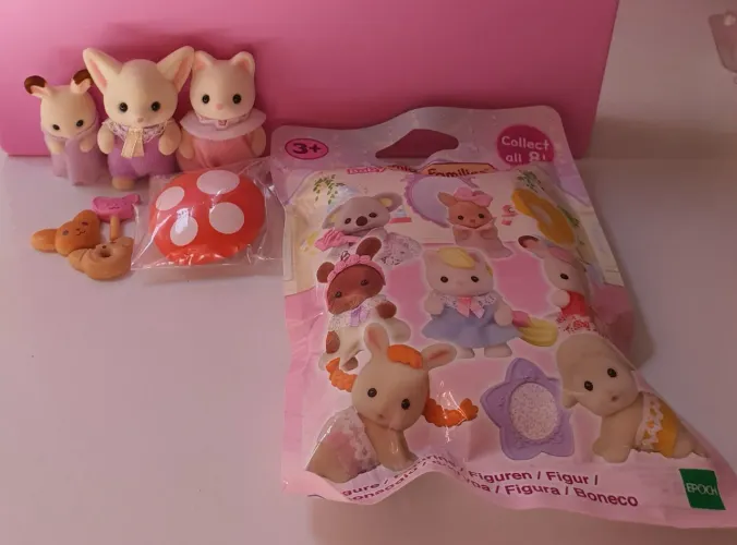 Sylvanian families gata cogumelo + 3 Sylvanians