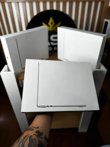 MacBook Air M4 512/16 13Pol Sky Blue Lacrado Condição Especial BH