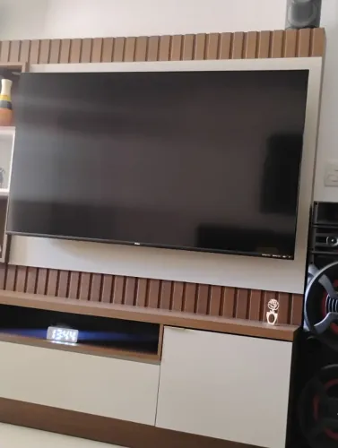 Vendo TV Philco 65 polegadas com defeito na placa principal e no cabo flet