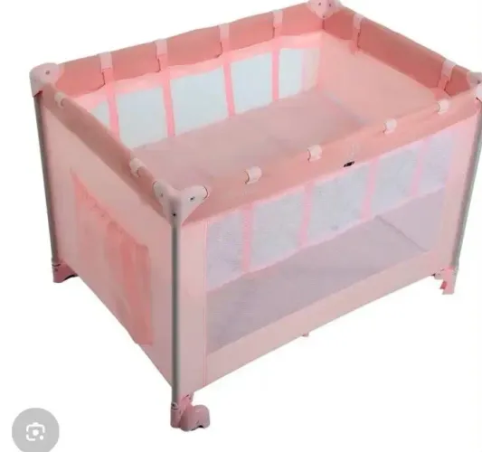 Berço portátil rosa