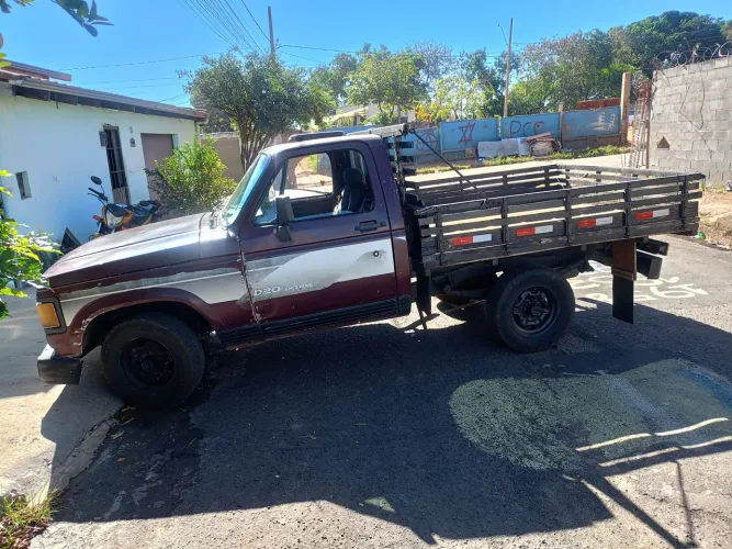 Caminhonete D20 turbinada 