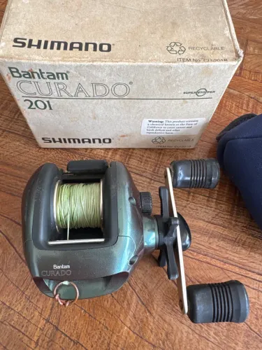 Carretilha Shimano Bantam Curado 201