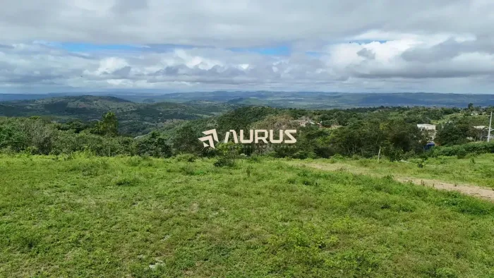 Terreno de 600m2 com vista impactante e ótima localização na Serra Negra