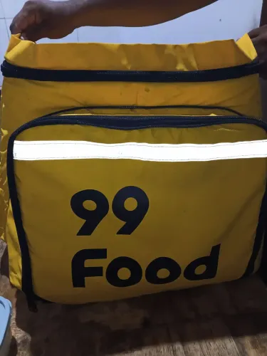 Vendo uma beg original da 99 Food nova