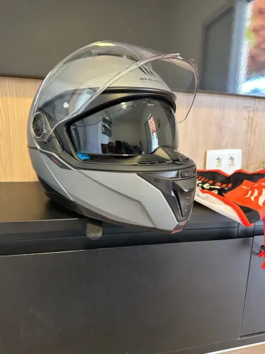 Capacete de moto Mt Atom 2