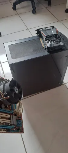 DOAÇÃO GABINETE + PLACA MÃE + 2 PLACAS DE VIDEOS