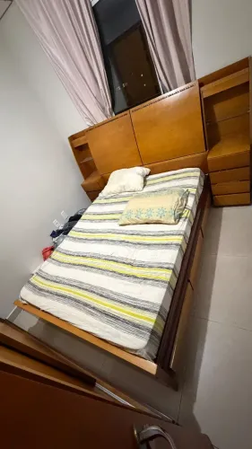 Cama de Casal em Madeira Maciça com Cabeceiras e Gavetas
