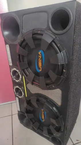 Caixa de som automotivo