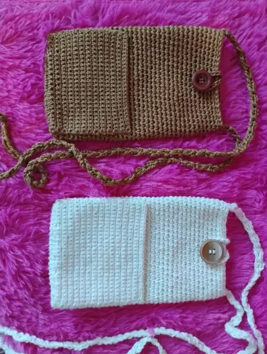 Porta celular em crochê 