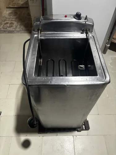 Fritadeira Industrial Elétrica Água e Óleo de Piso Dupla 220V