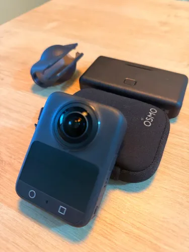DJI Osmo 360 Adventure Combo