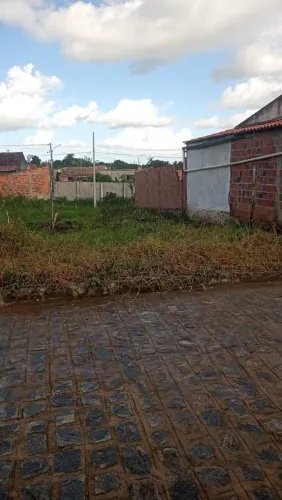 Vendo terreno localizado em Simão Dias, "mata do Peru".
