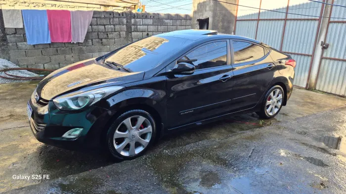 Hyundai Elantra GLS 1.8 16V Aut. 2012