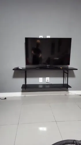 Kit com 2 Suportes + 2 Prateleiras Pretas MDF - Muito Novas - Taquara