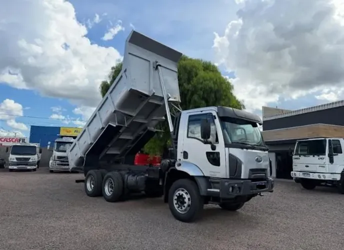 ford cargo 2628 6x4 2011 caçamba 12m