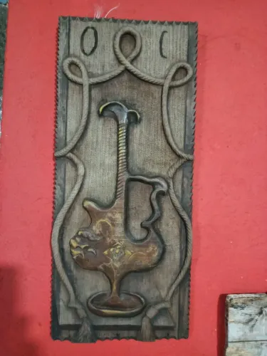 Escultura em madeira de uma ferramenta religiosa. Visite meu perfil,+ itens a venda.