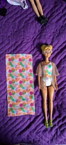 Barbie color reveal areia e sol