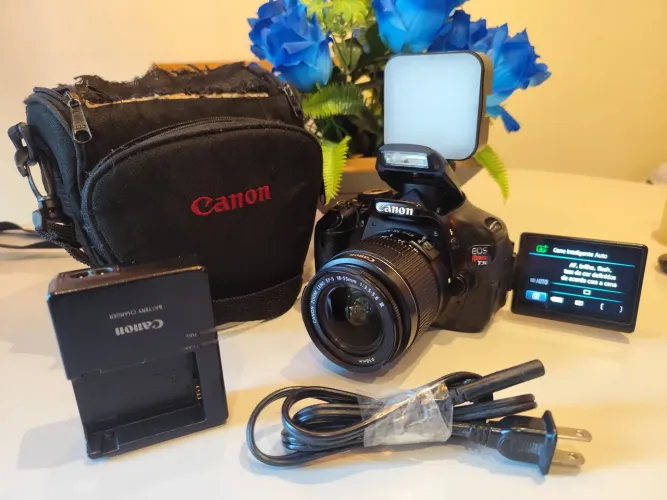 Camera Canon T3I e lente 18-55mm e bolsa