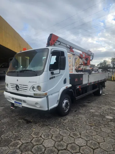 Mercedes-Benz Accelo 915C 2009 | Cesto Aéreo 10 Metros |