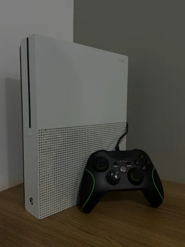 Xbox One S - 1 Terabyte