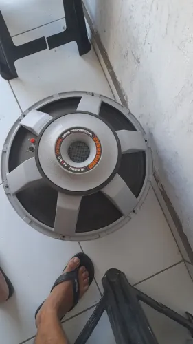 Par de Alto-falantes 18" 600 rms